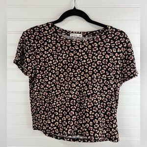 Cotton On women’s black floral crop top tshirt. Size Medium